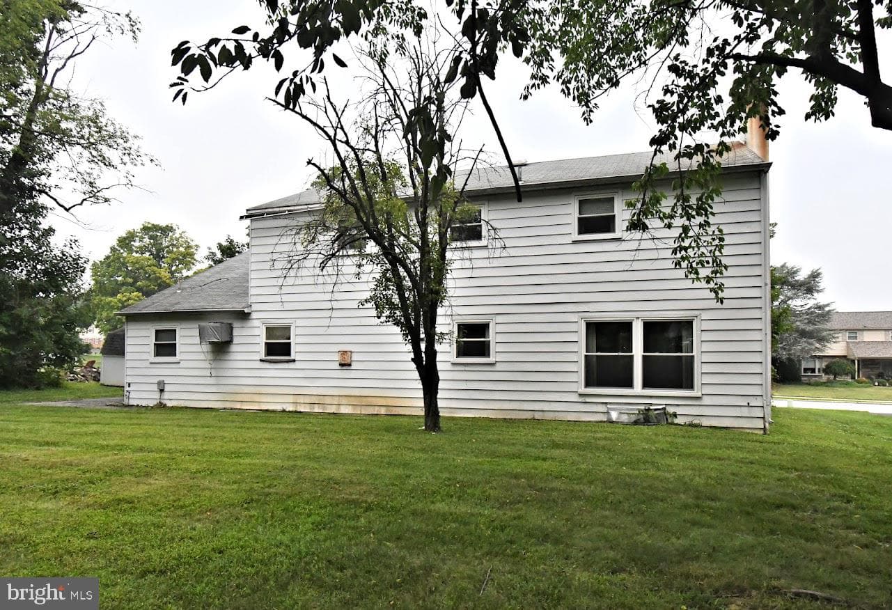 495 Regimental Road photo 37