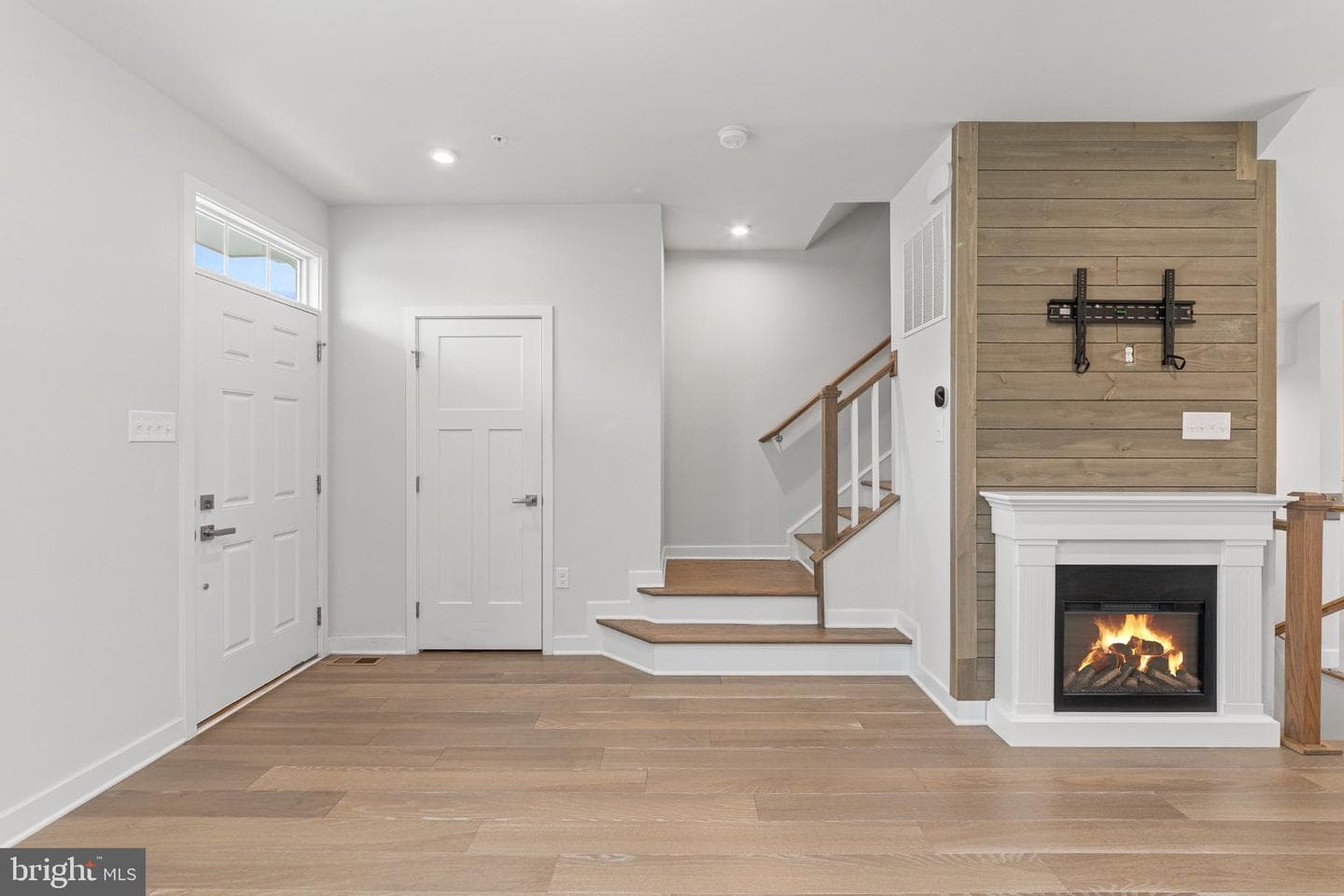 82 Hunters Drive photo 5