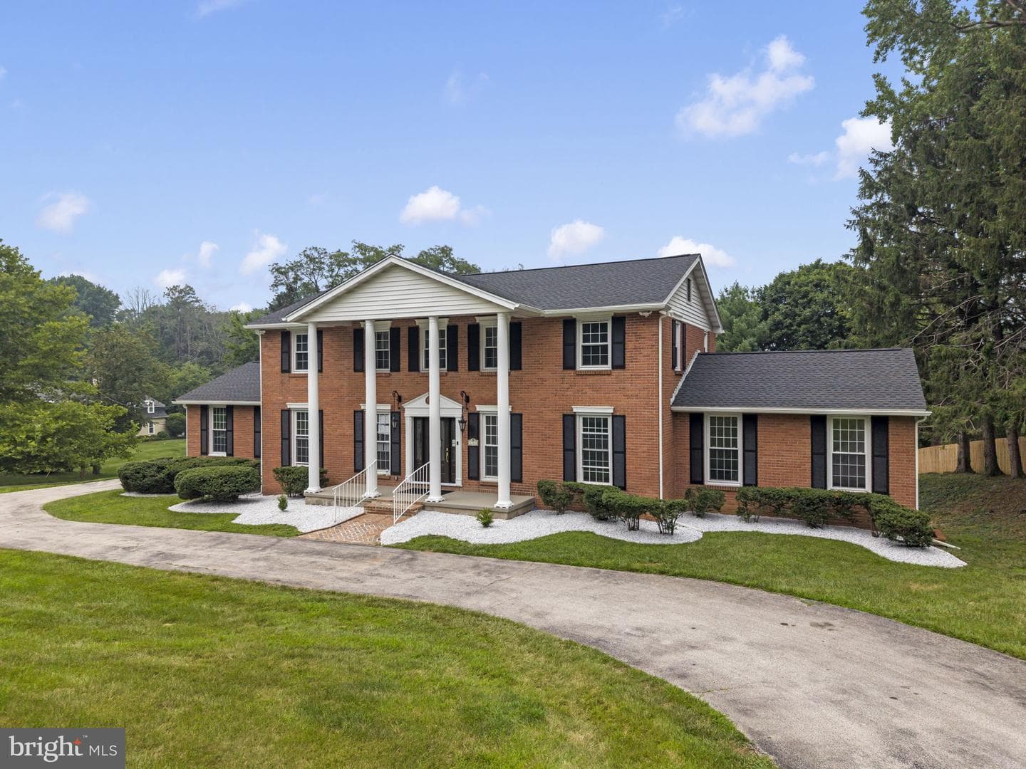 1215 Club House Road photo 3