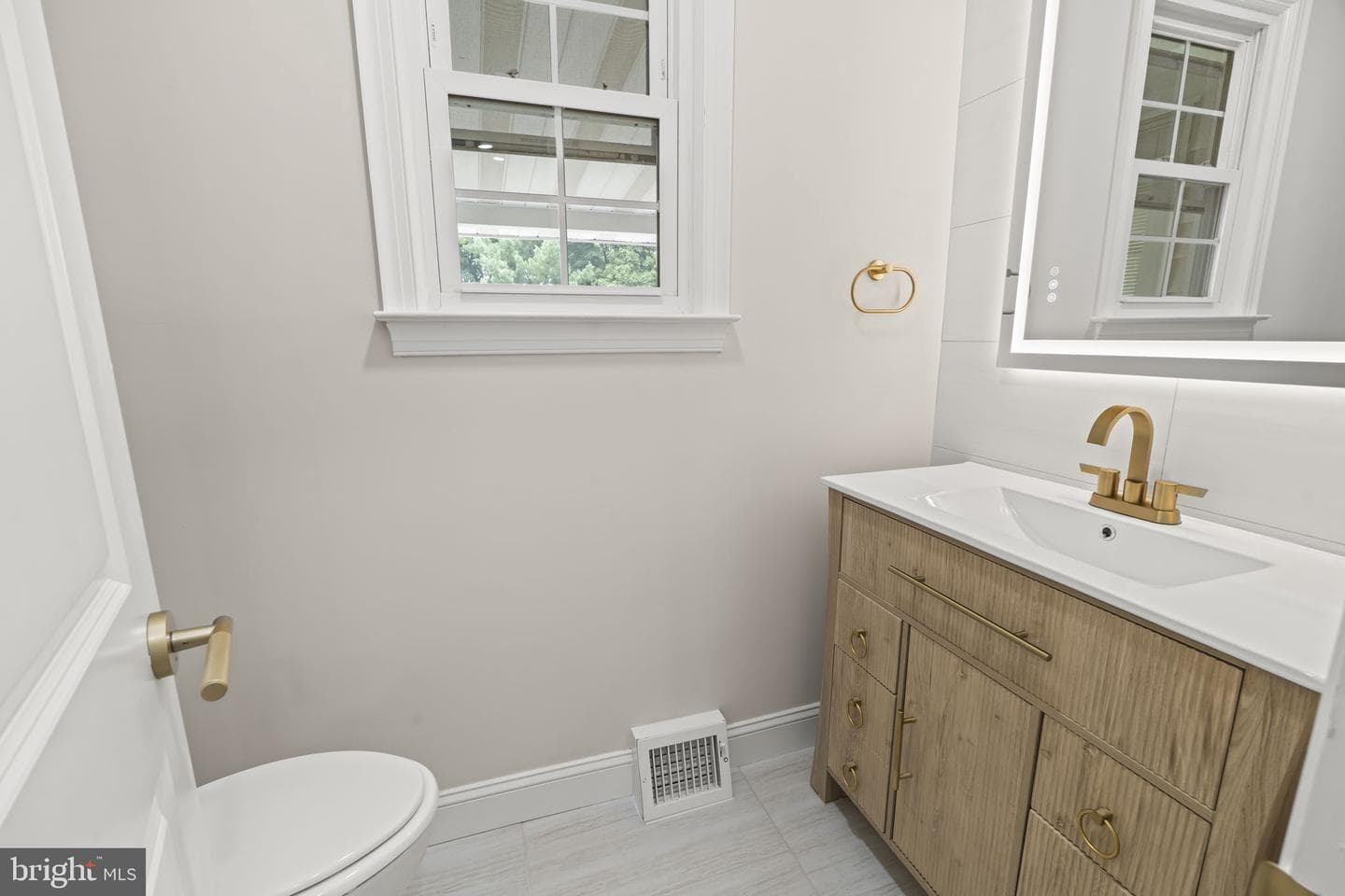 1215 Club House Road photo 30
