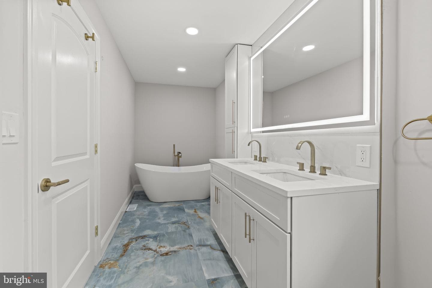 1215 Club House Road photo 49