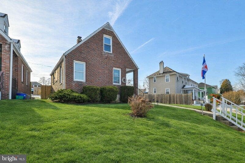 1147 Arcadia Street photo 2
