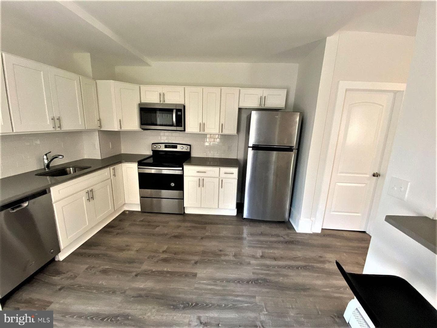 515 Thomas Street photo 7