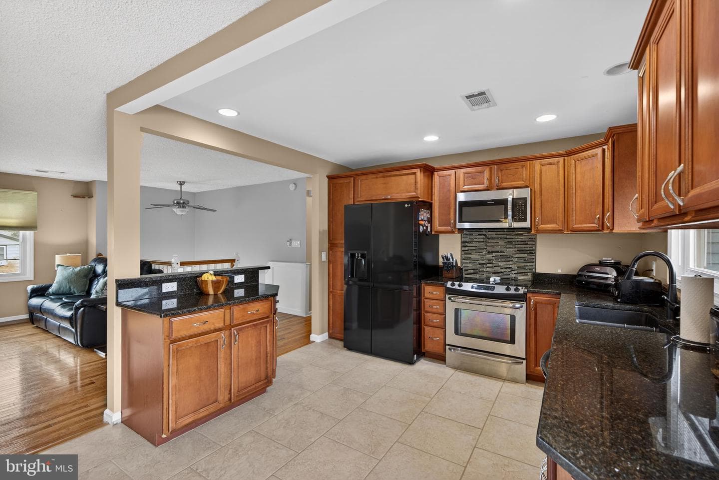 1386 Jefferson Street photo 3