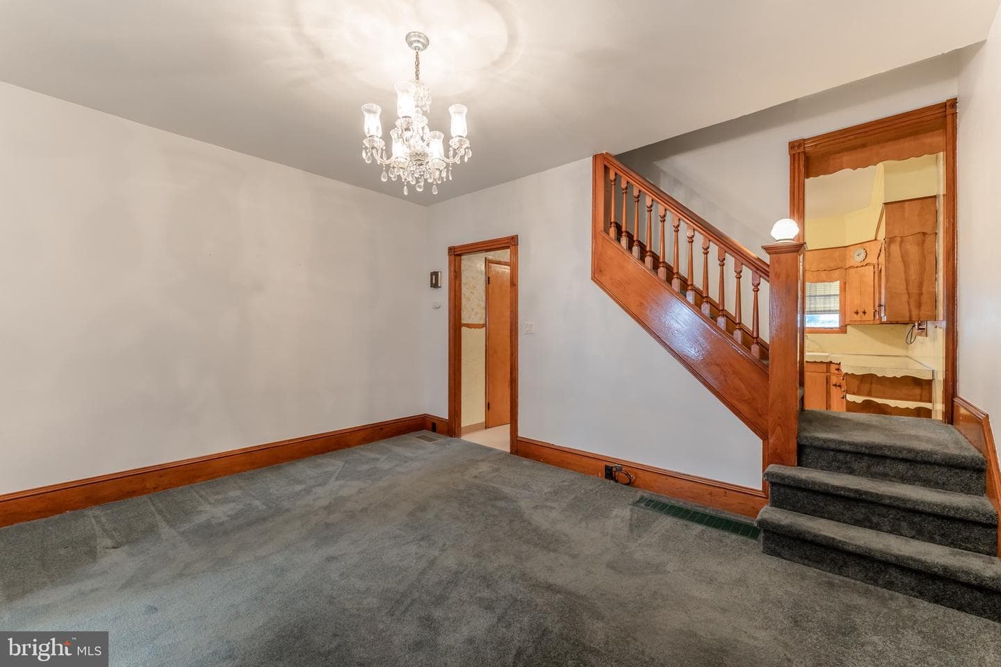 1242 Ferry Street photo 9