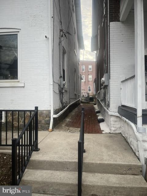 522 Fiot Avenue photo 2