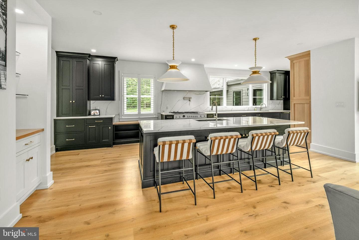 1803 Apple Tree Ln E photo 11