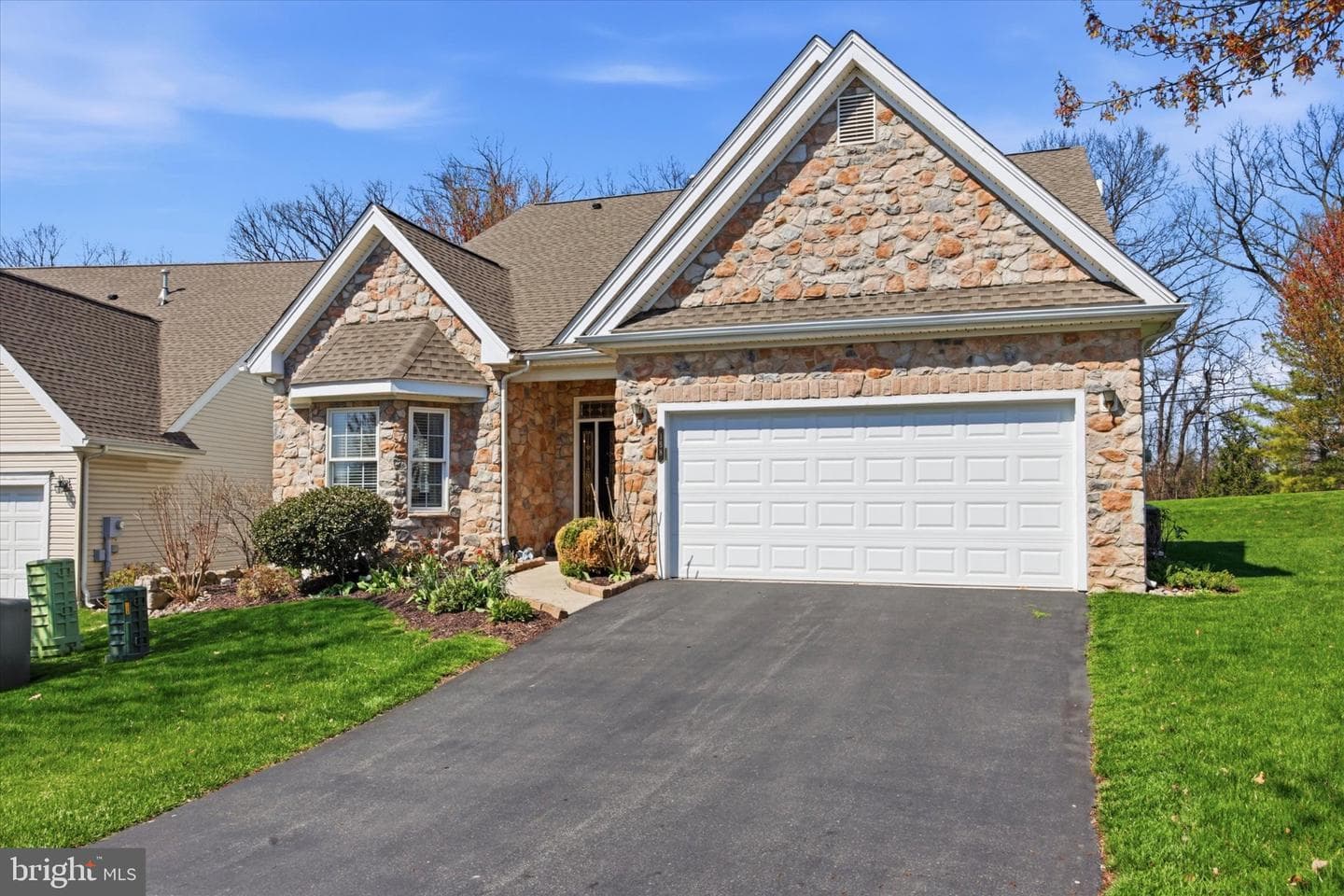 158 Glenmoor Circle N photo 2