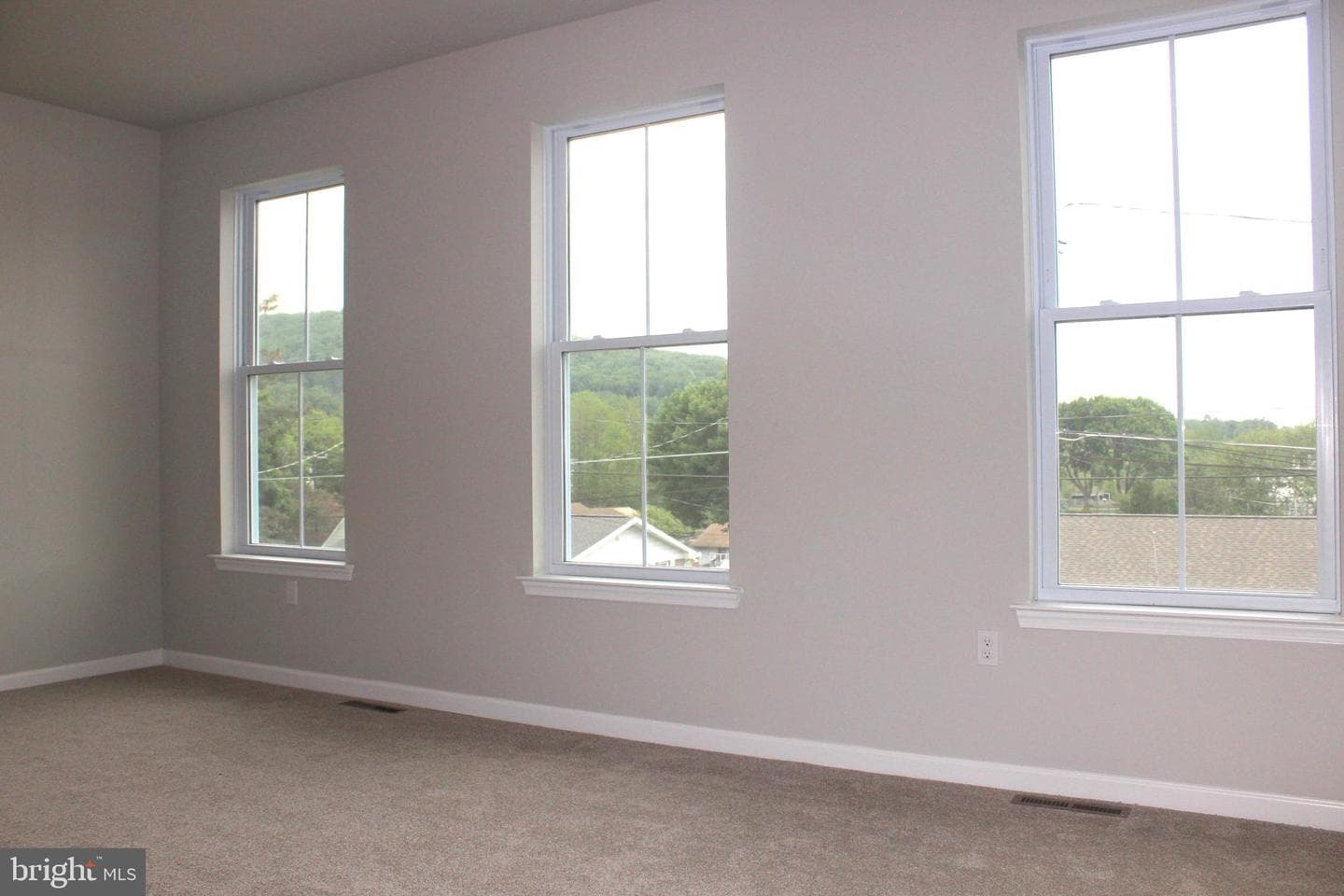 86 Hess Avenue photo 4