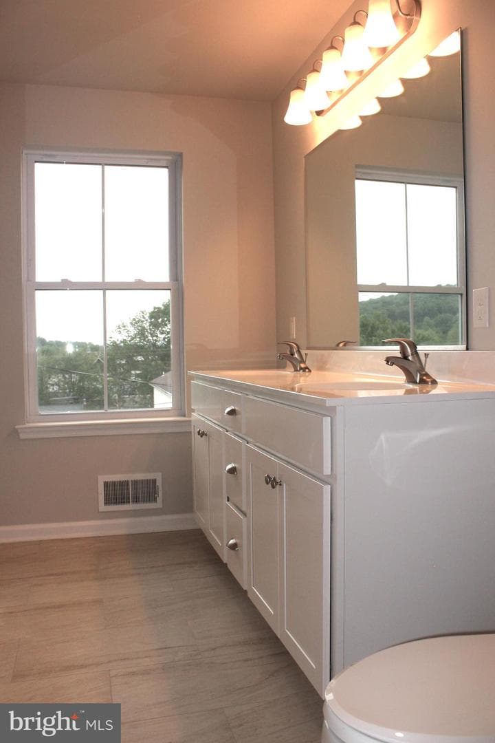 86 Hess Avenue photo 6