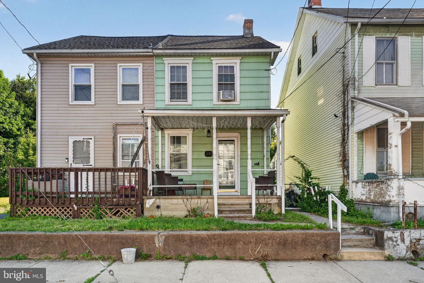1121 Front Street
