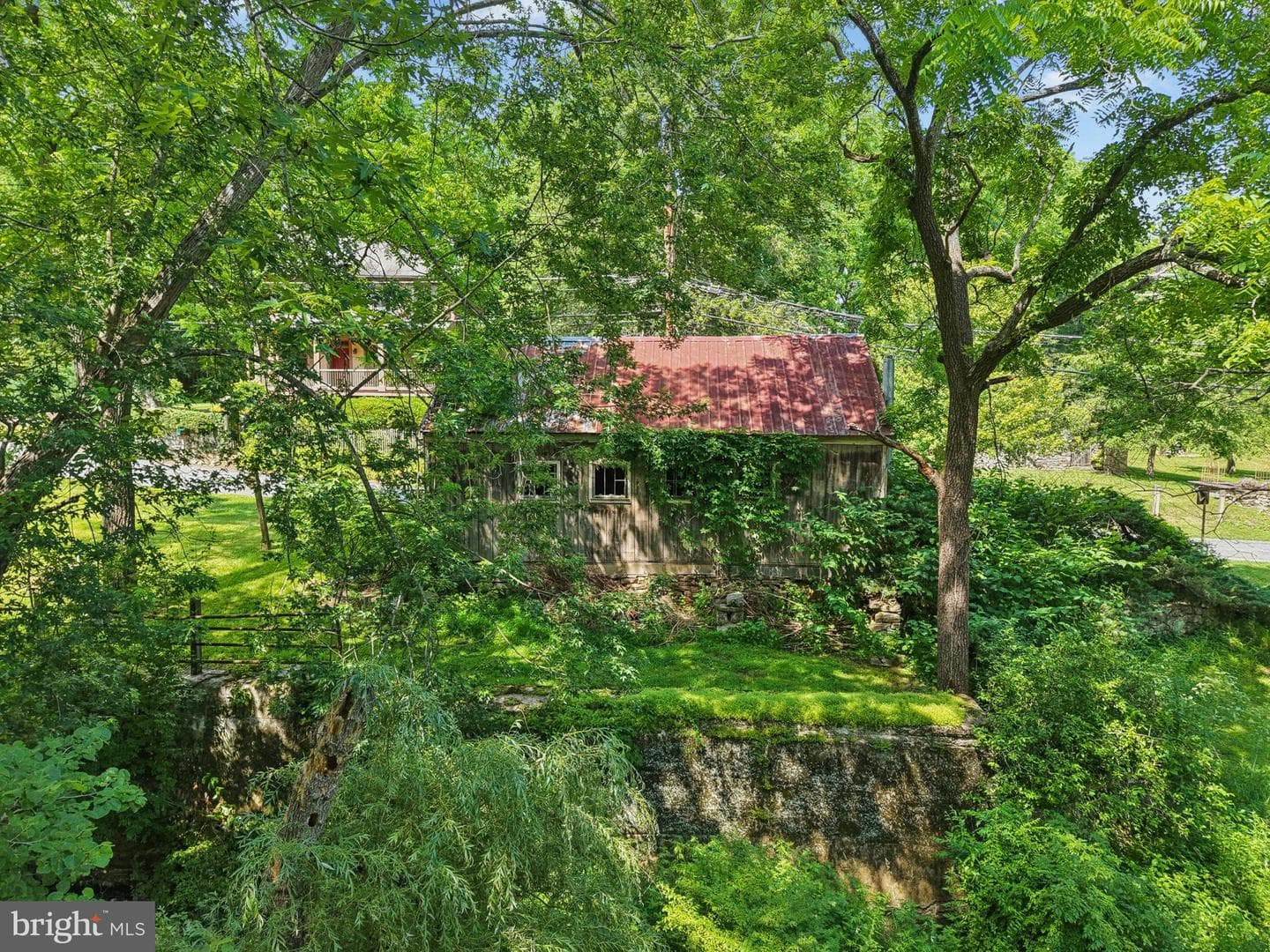 1867 Old Mill Road photo 32