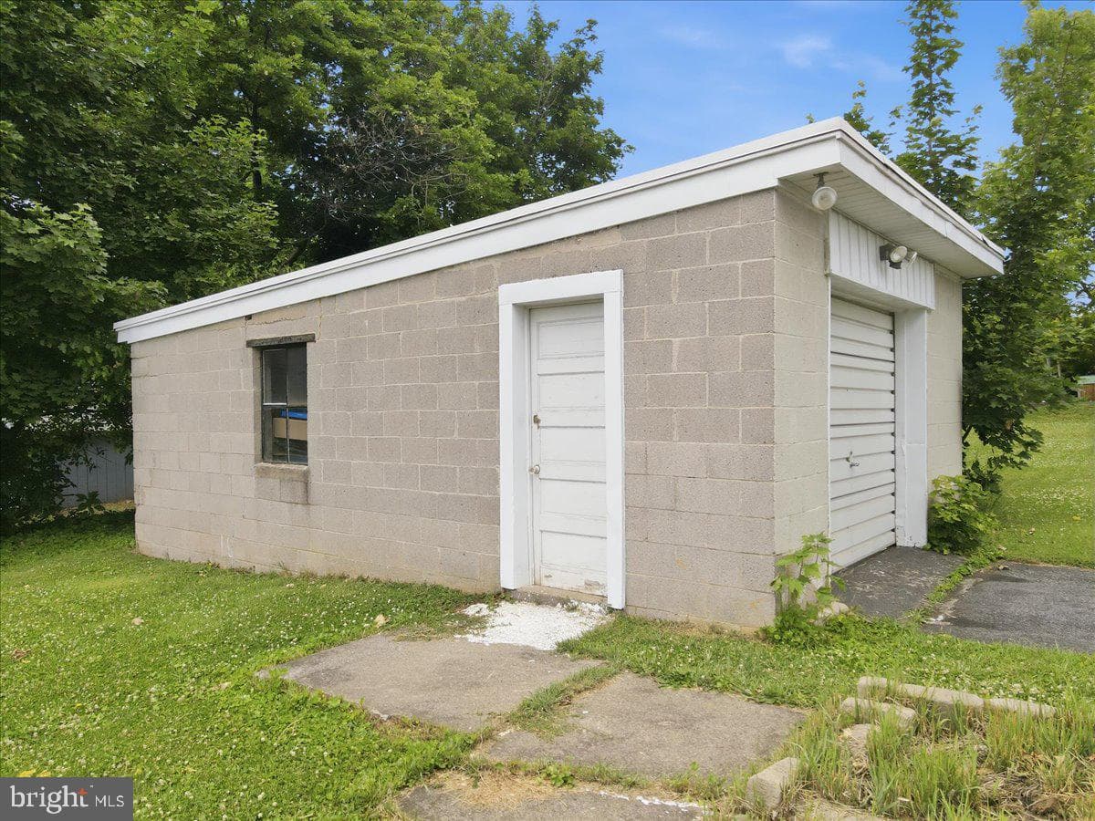 1839 6th Street photo 36