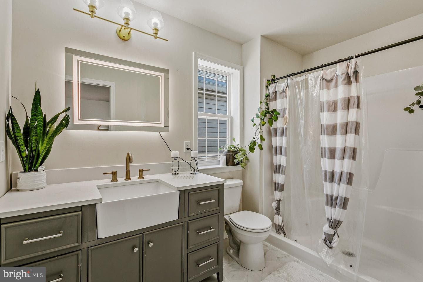 3155 W Huntington Lane photo 10