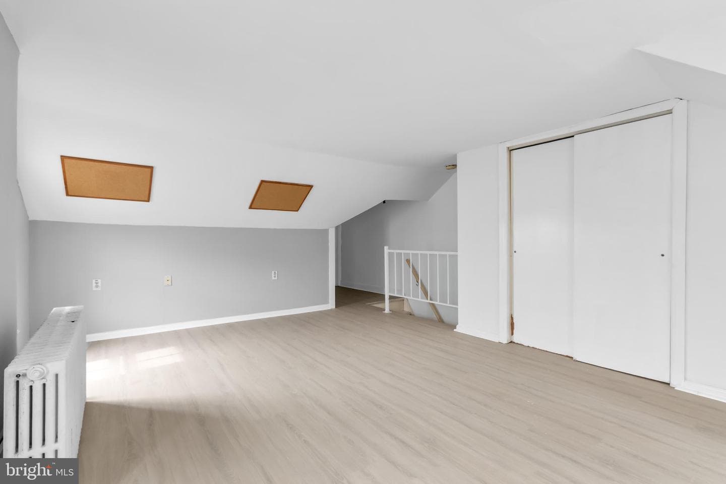 227 E Garrison Street photo 26