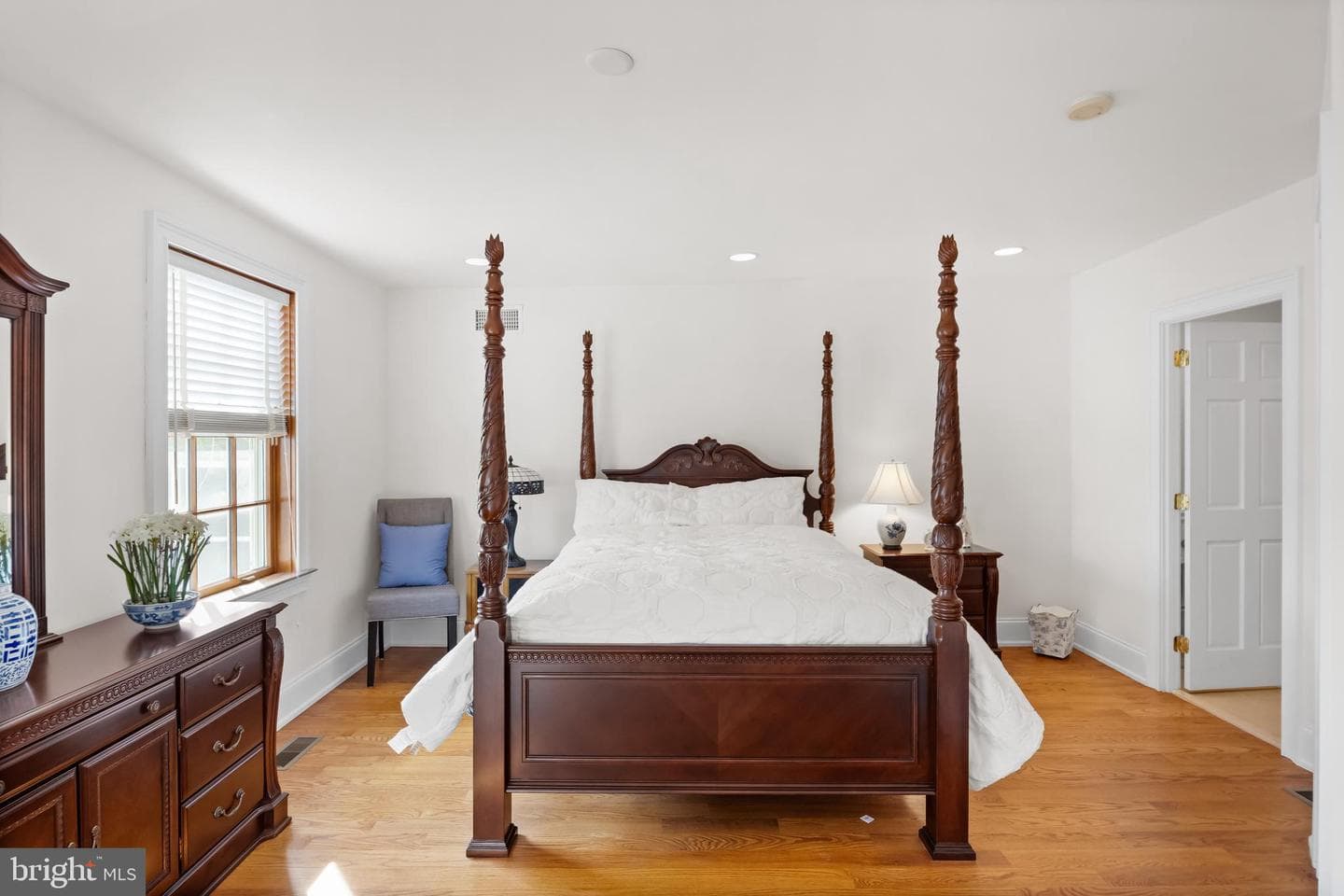 124 Bainbridge Street photo 34