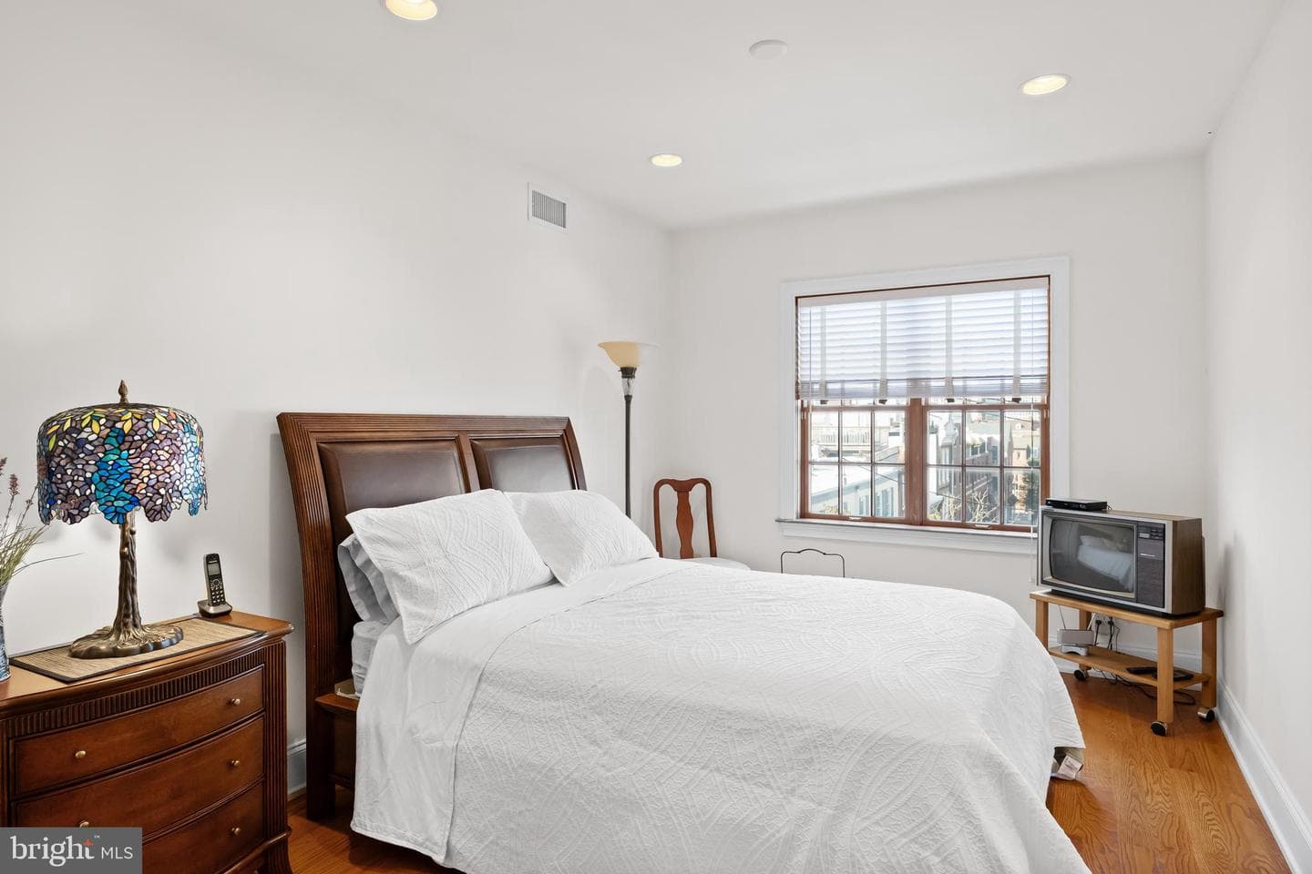 124 Bainbridge Street photo 39