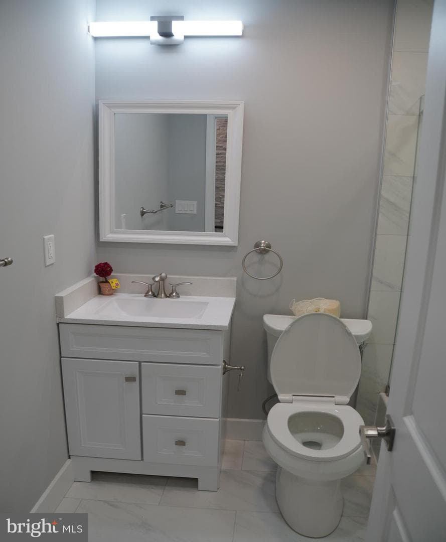 2420 N Clarion Street photo 11