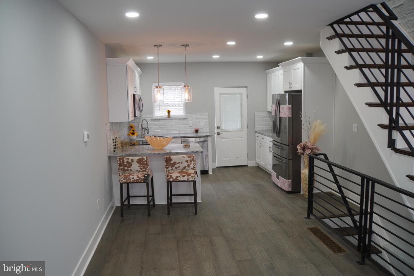 2420 N Clarion Street photo 2