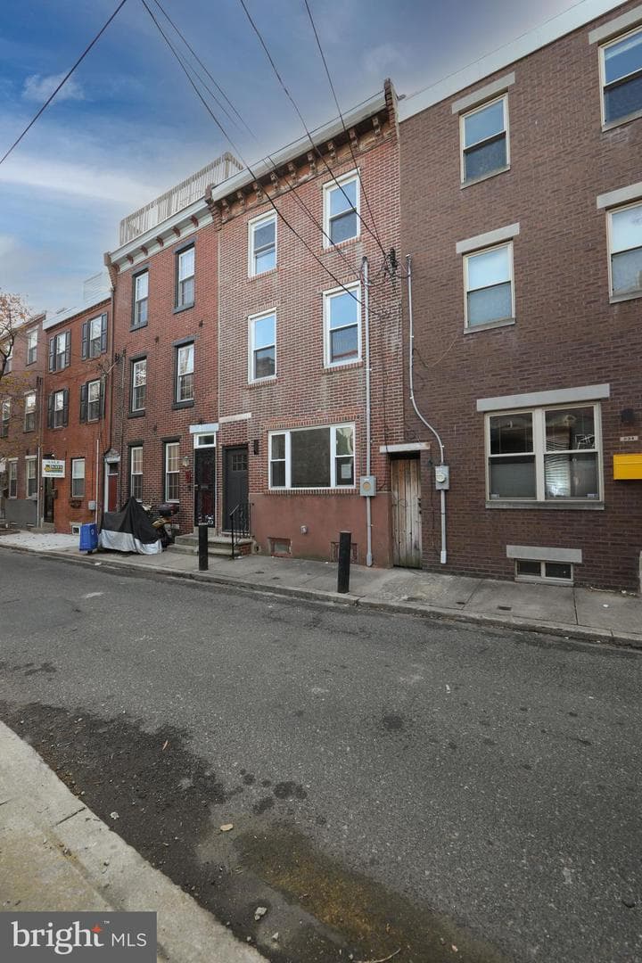 832 League Street photo 26