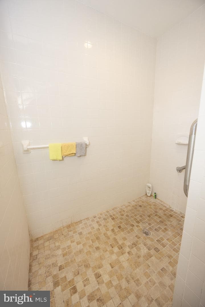 1216 W Somerset Street photo 8