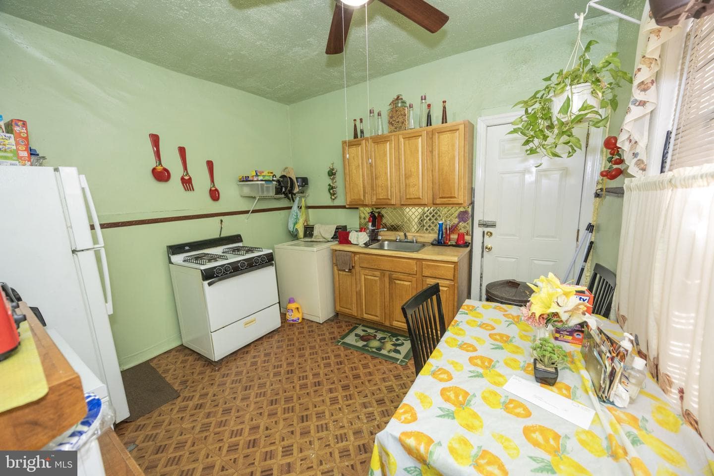 1216 W Somerset Street photo 9