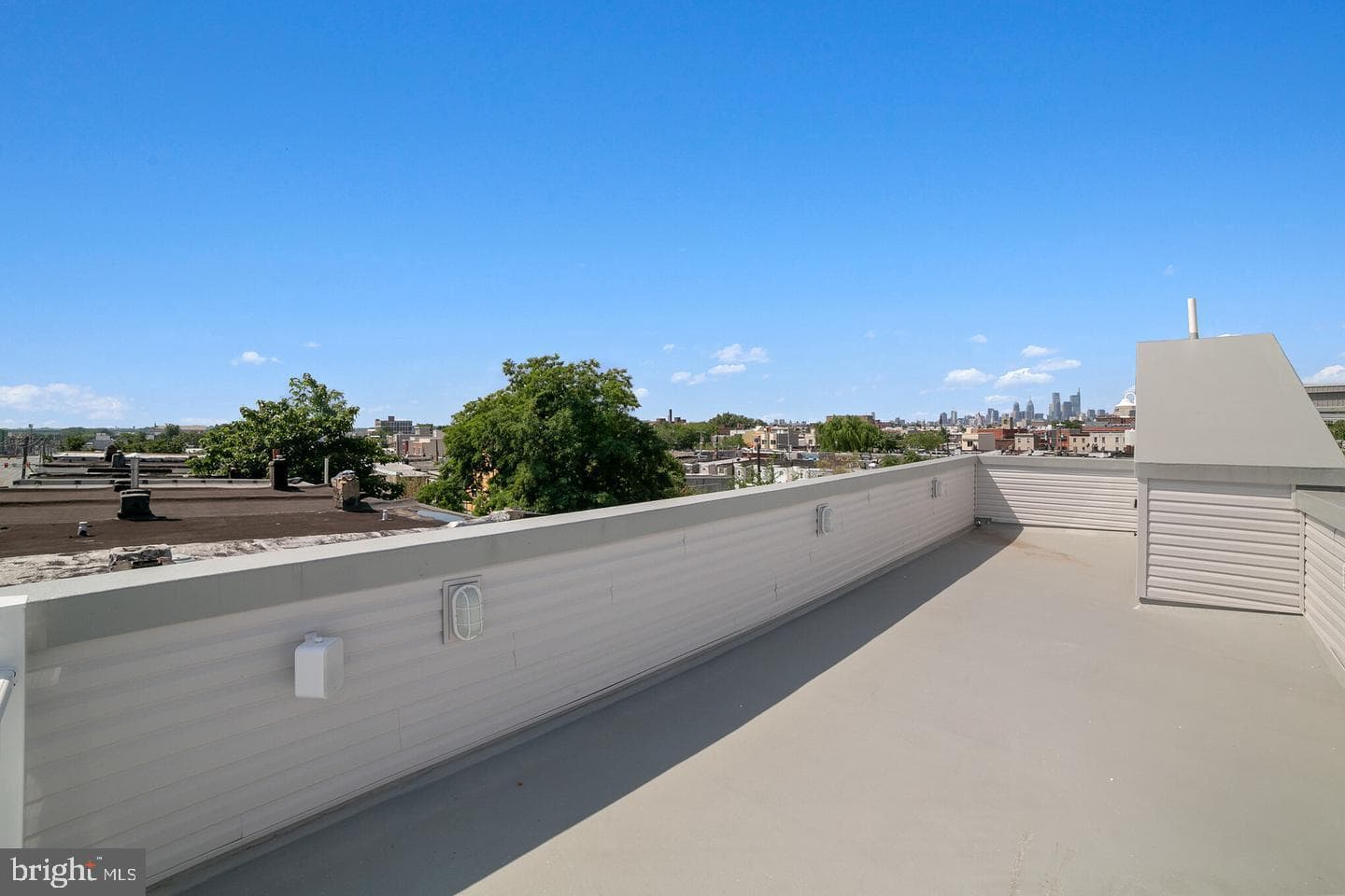 1816 E Lehigh Avenue photo 3