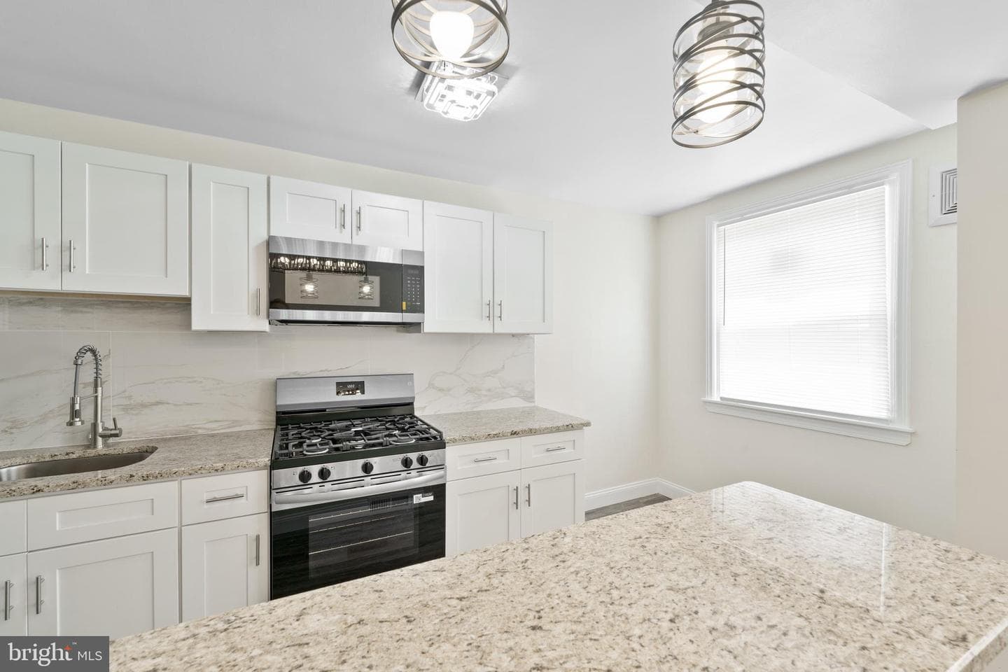 2712 Knorr Street photo 14