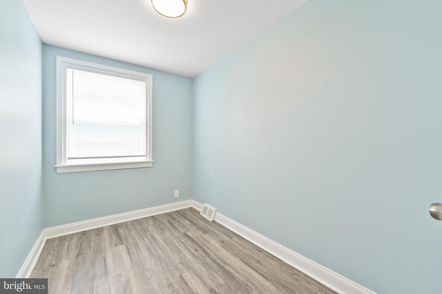 2712 Knorr Street photo 21