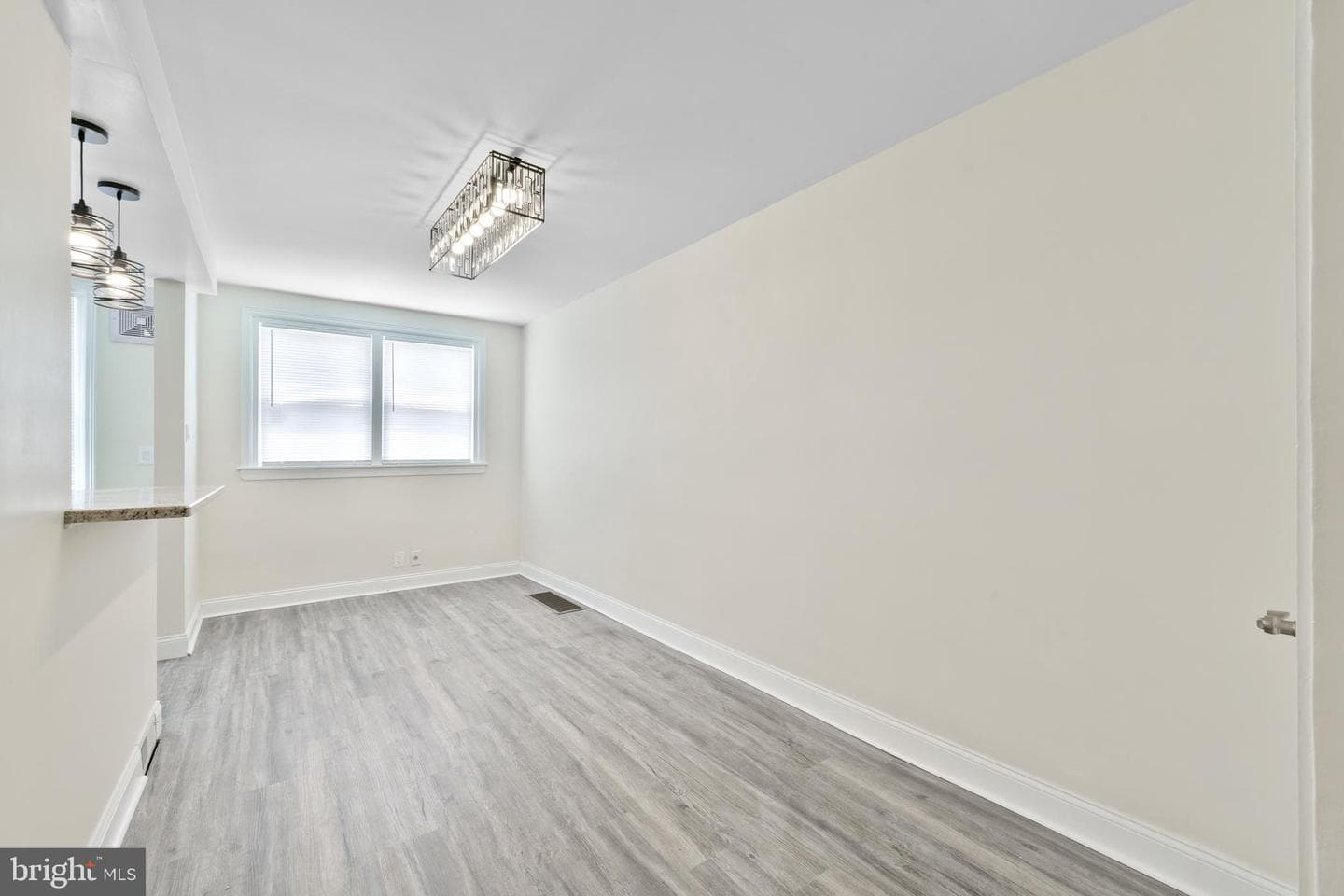 2712 Knorr Street photo 30