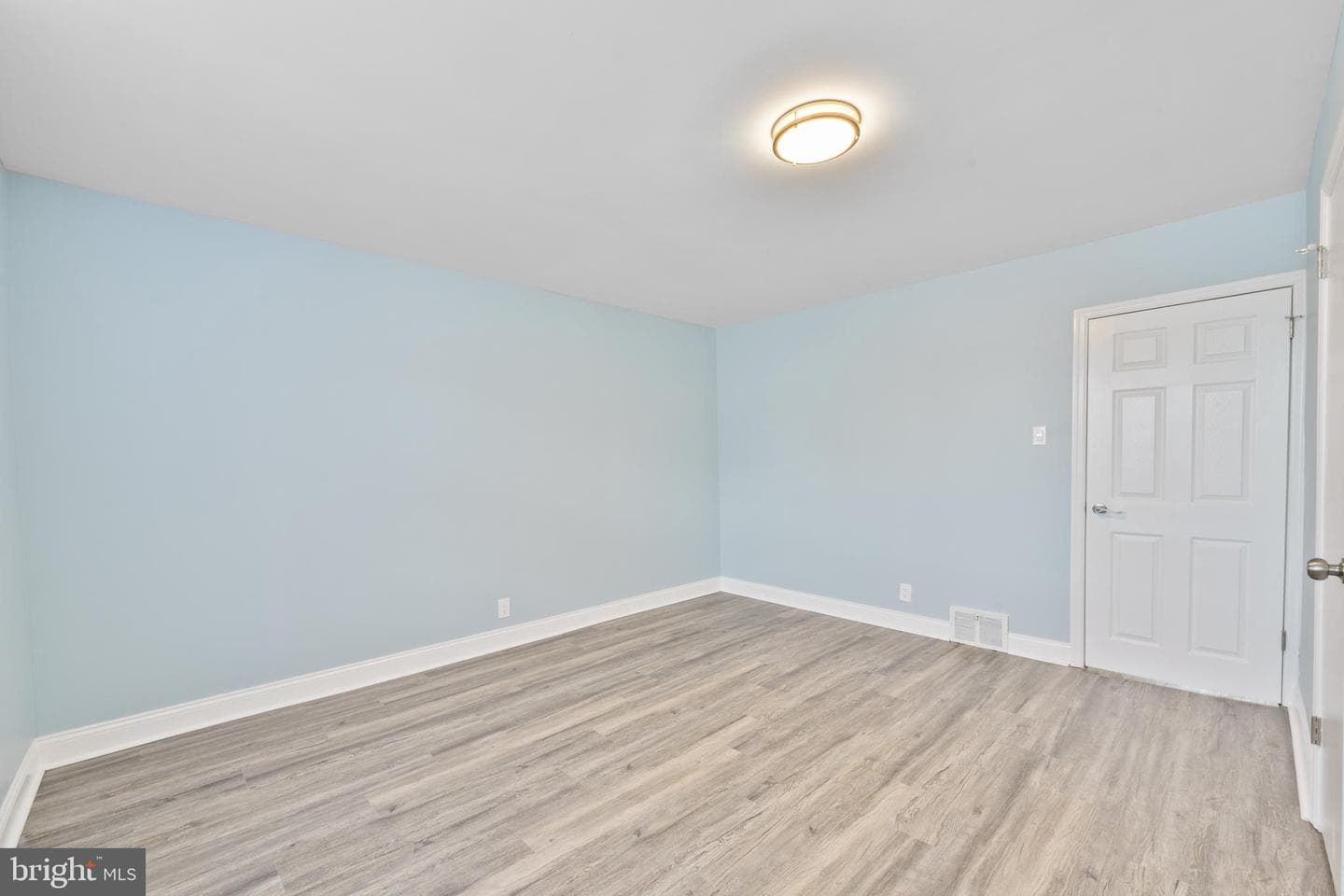 2712 Knorr Street photo 31