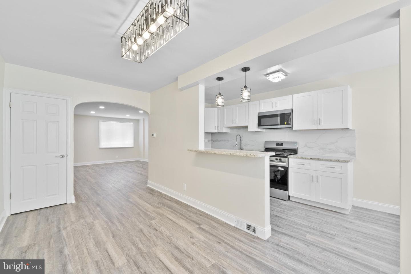 2712 Knorr Street photo 8