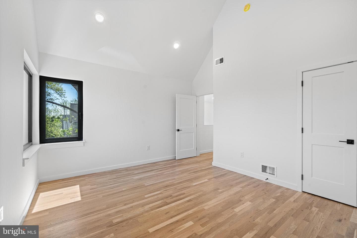 139 W Mount Pleasant Avenue photo 38