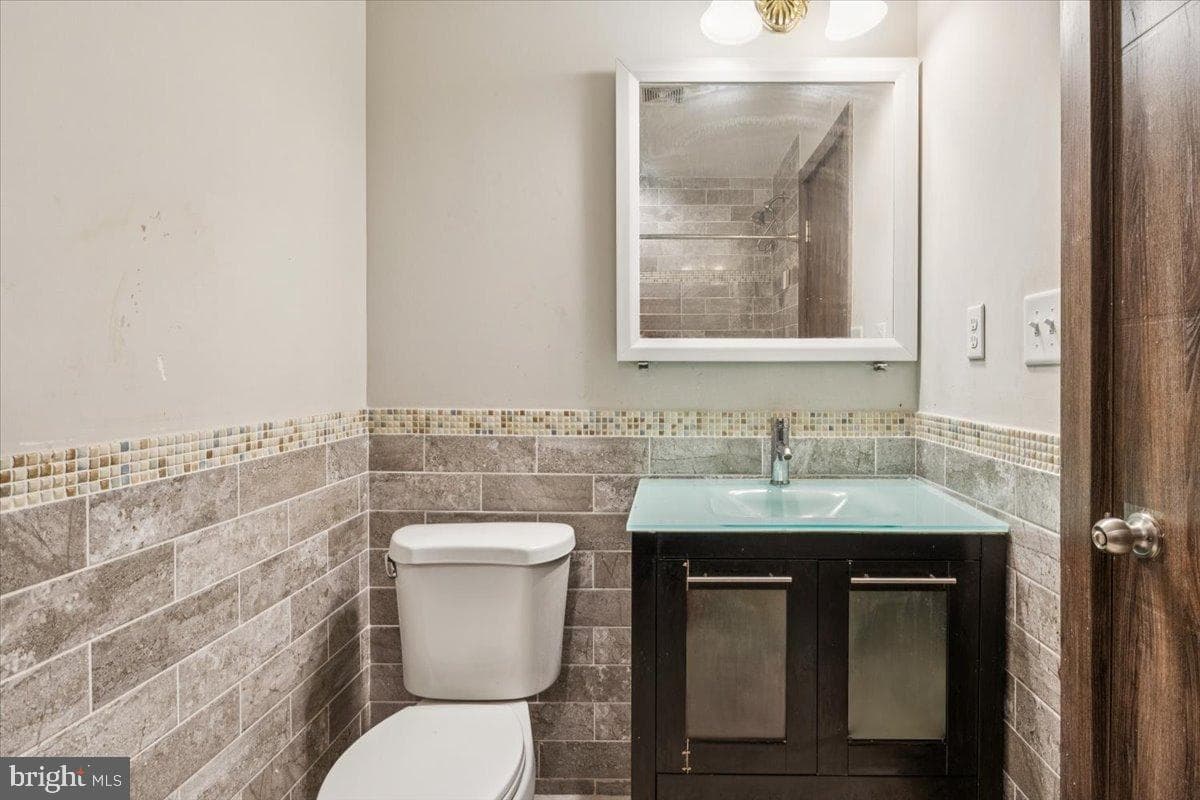 1529 N Robinson Street photo 21