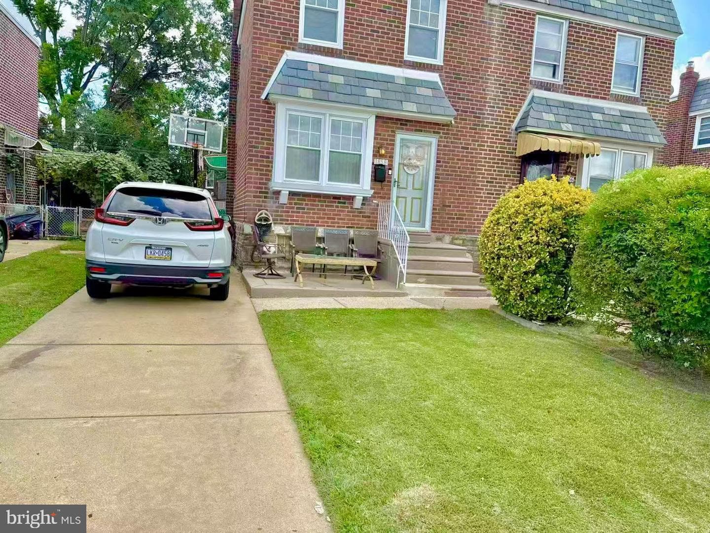 1858 Glendale Avenue photo 12