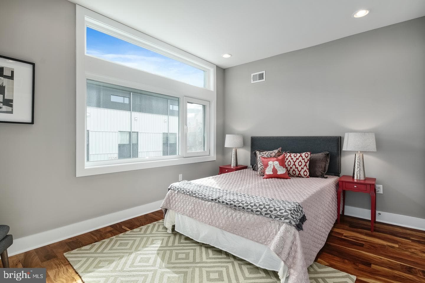 1124 N American St # 1 photo 8