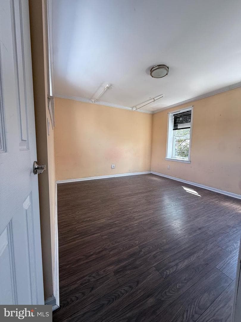 913 League Street photo 12