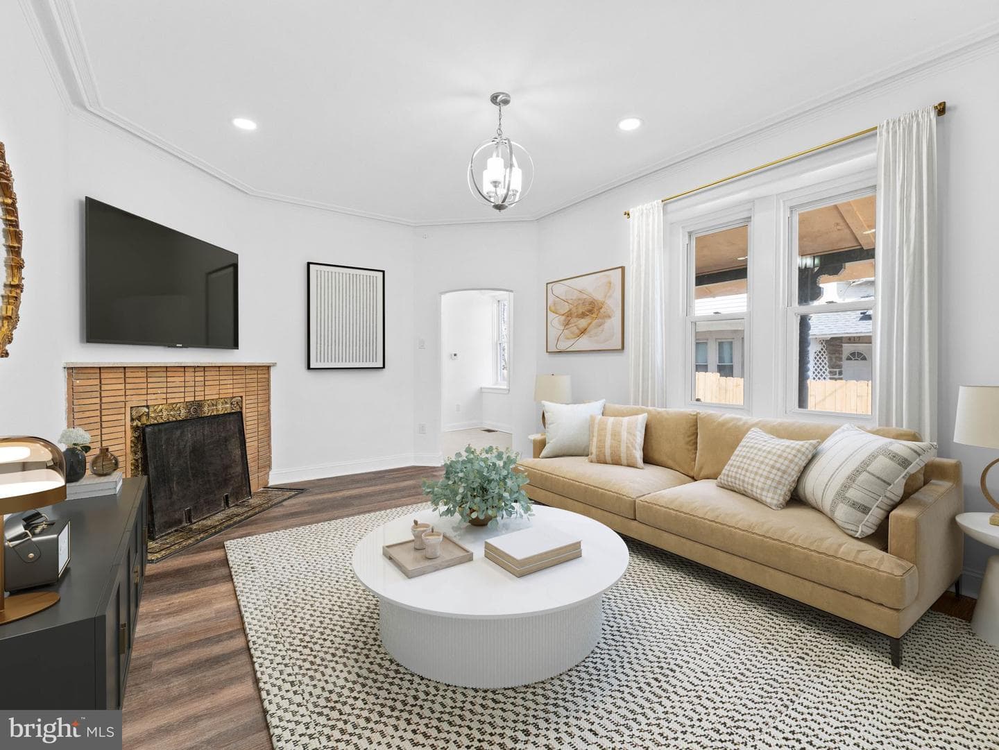 413 E High Street photo 9