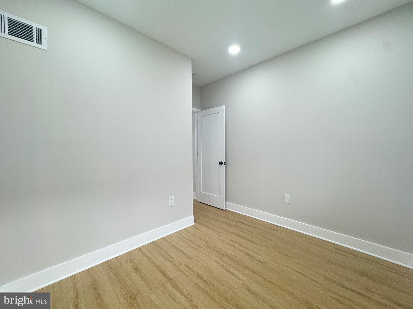 2426 S Juniper Street photo 15