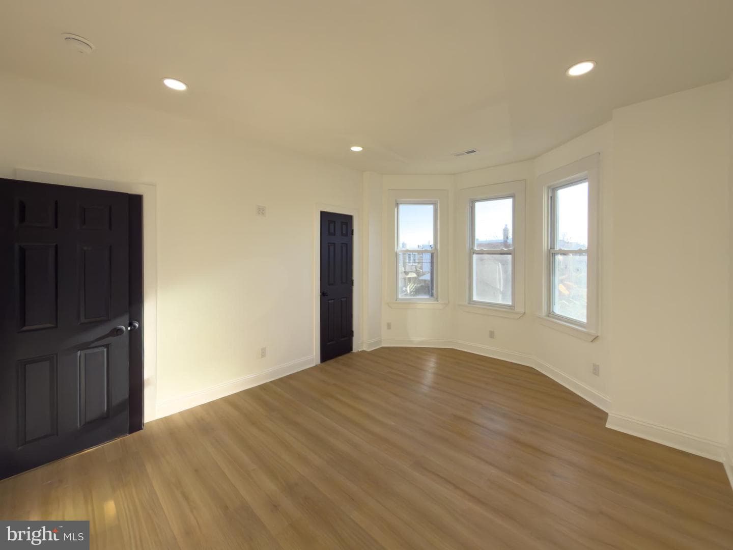 5237 Greenway Avenue photo 17