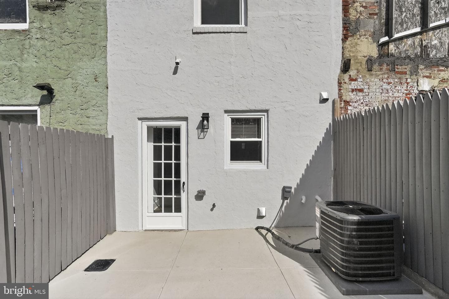 2646 E Monmouth Street photo 29