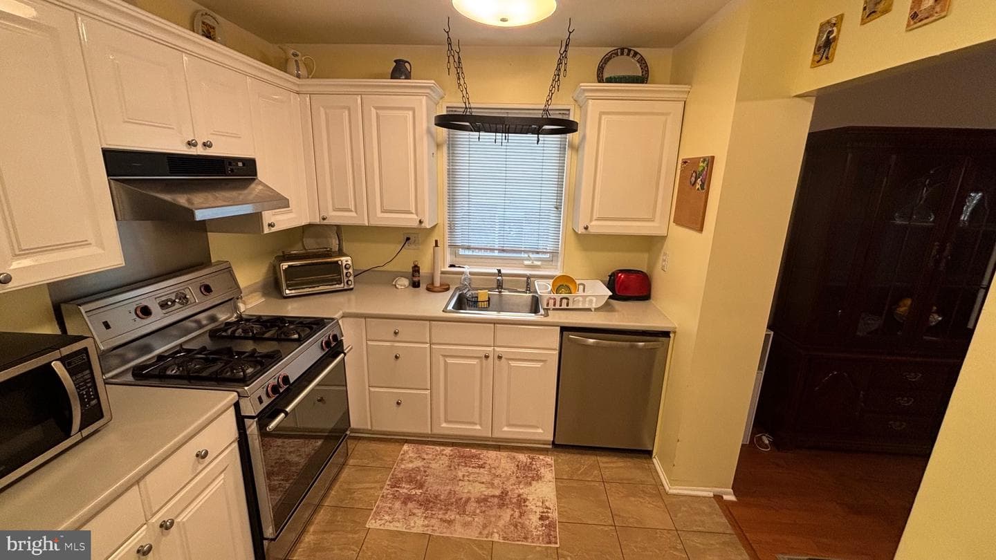 550 Arnold Street photo 11