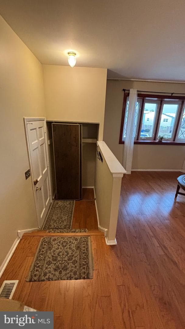 550 Arnold Street photo 7