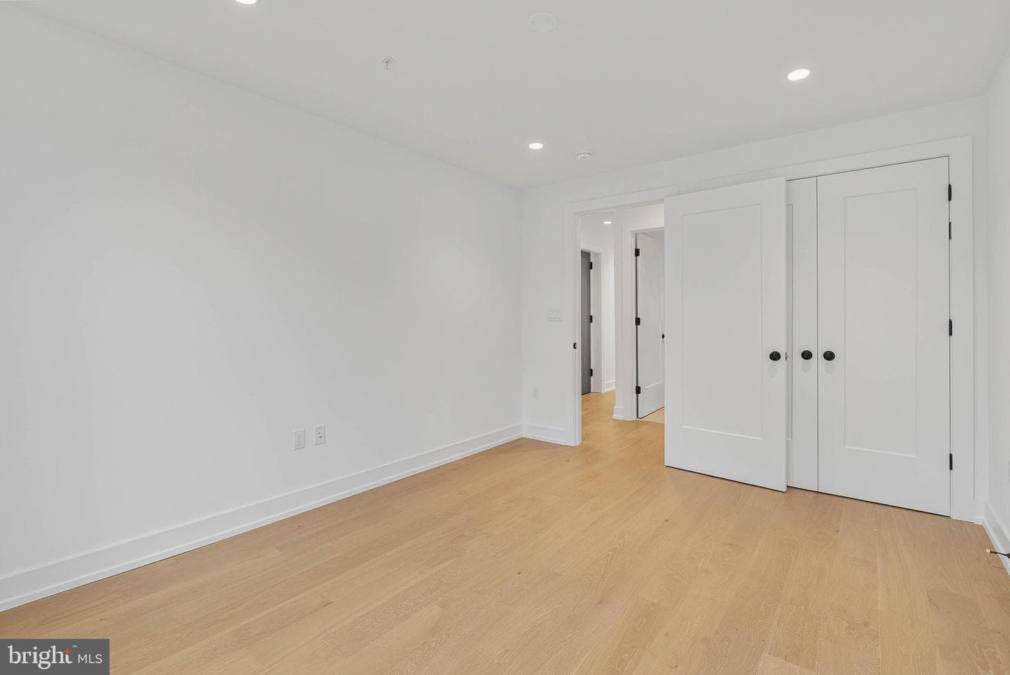 660 Fairmount Avenue photo 29