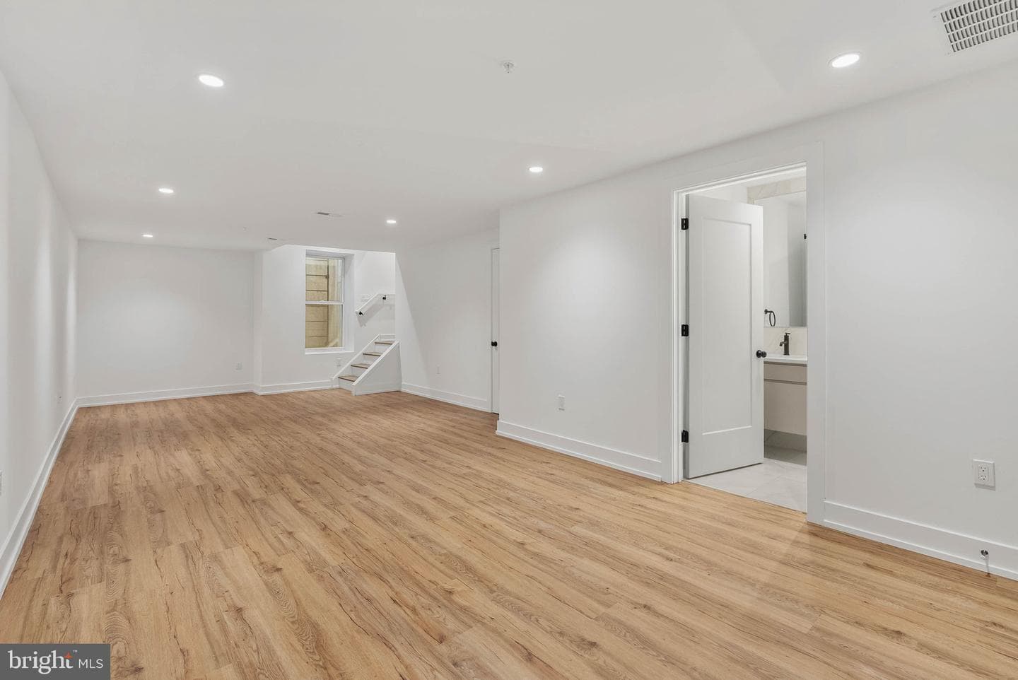 660 Fairmount Avenue photo 33
