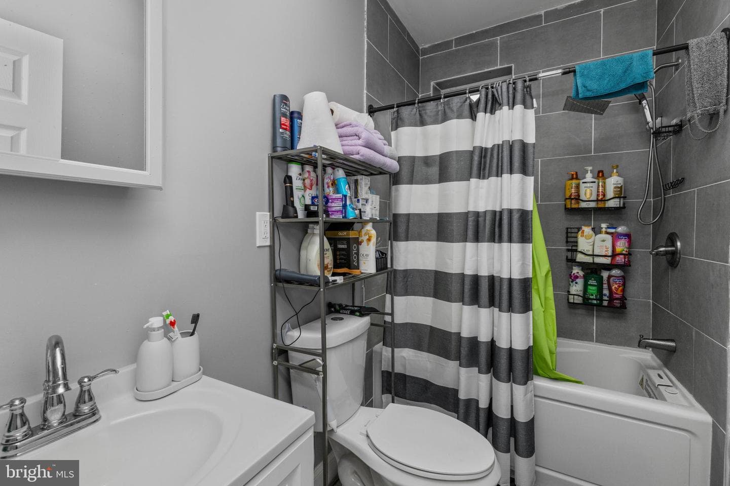 2401 N Hollywood Street photo 13
