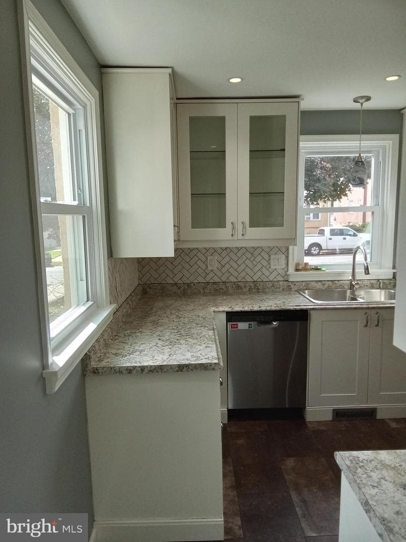 1917 Griffith Street photo 13