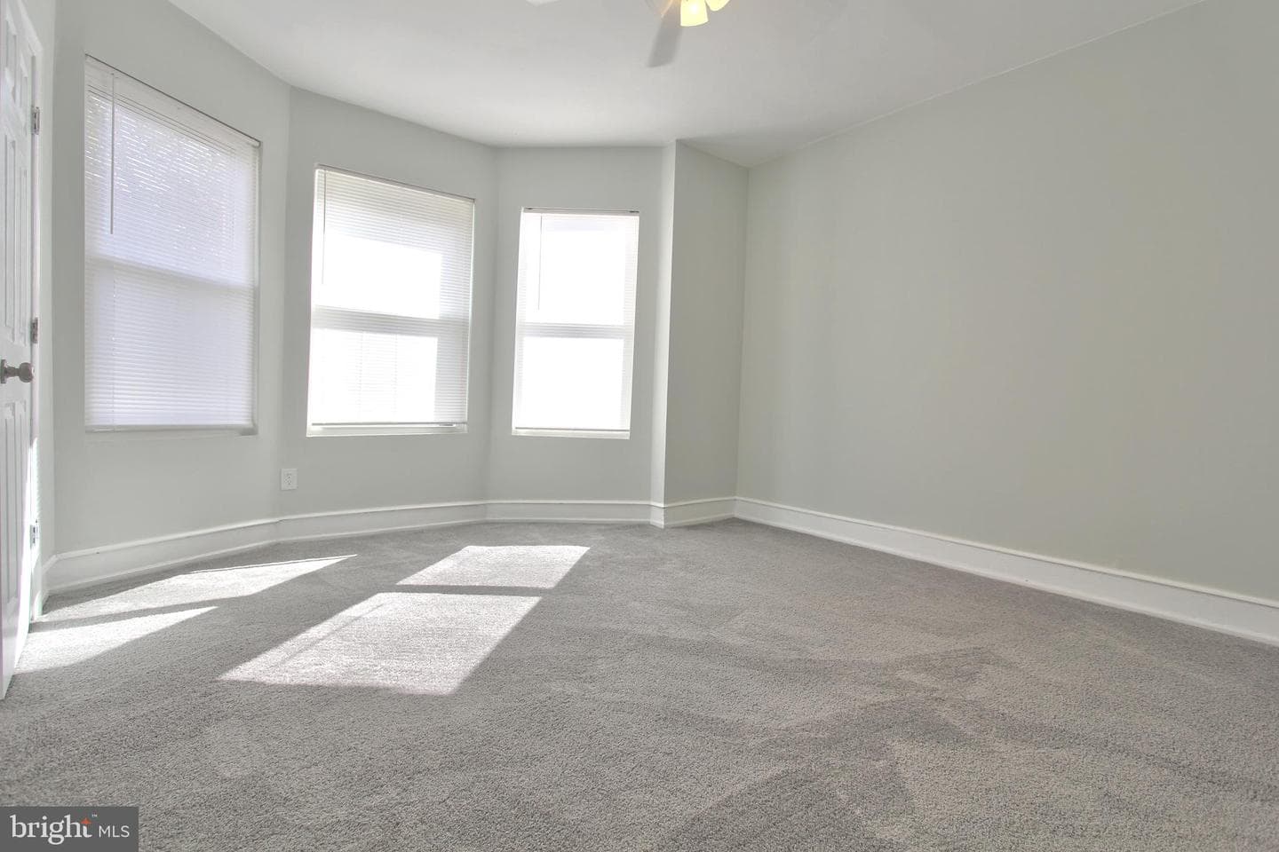 47 W Pomona Street photo 12