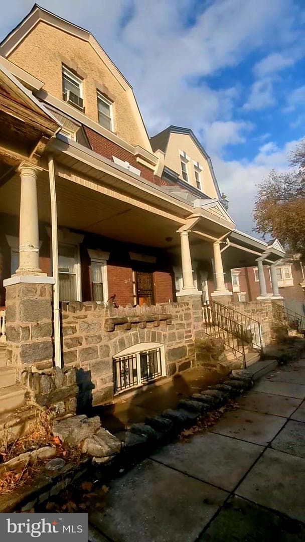 2819 W Somerset Street photo 5