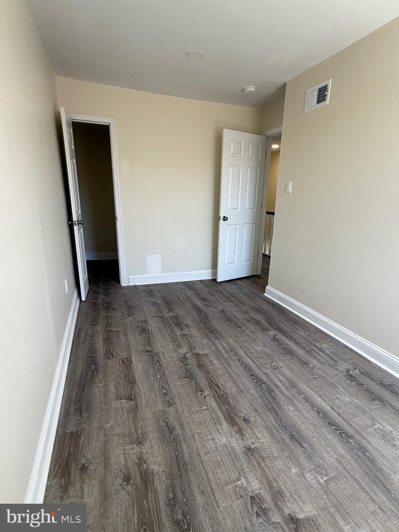 6813 Sylvester Street photo 3